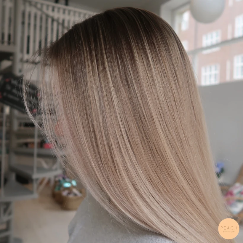 Balayage blond med beige toner