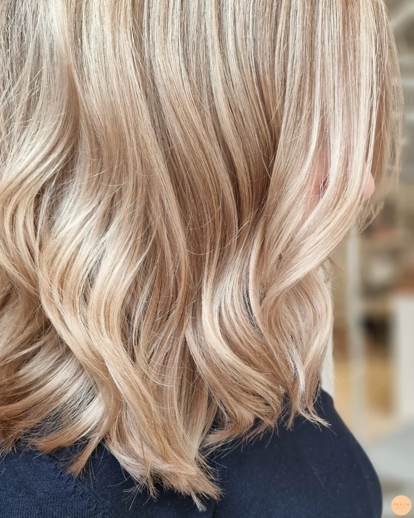 Beige blond