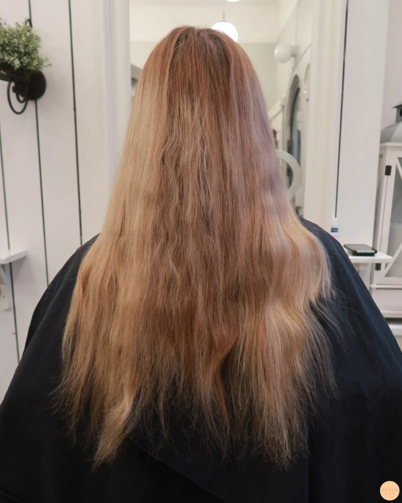 Ett torrt hår som behövde en uppfräschning med slingor, glans och en klippning