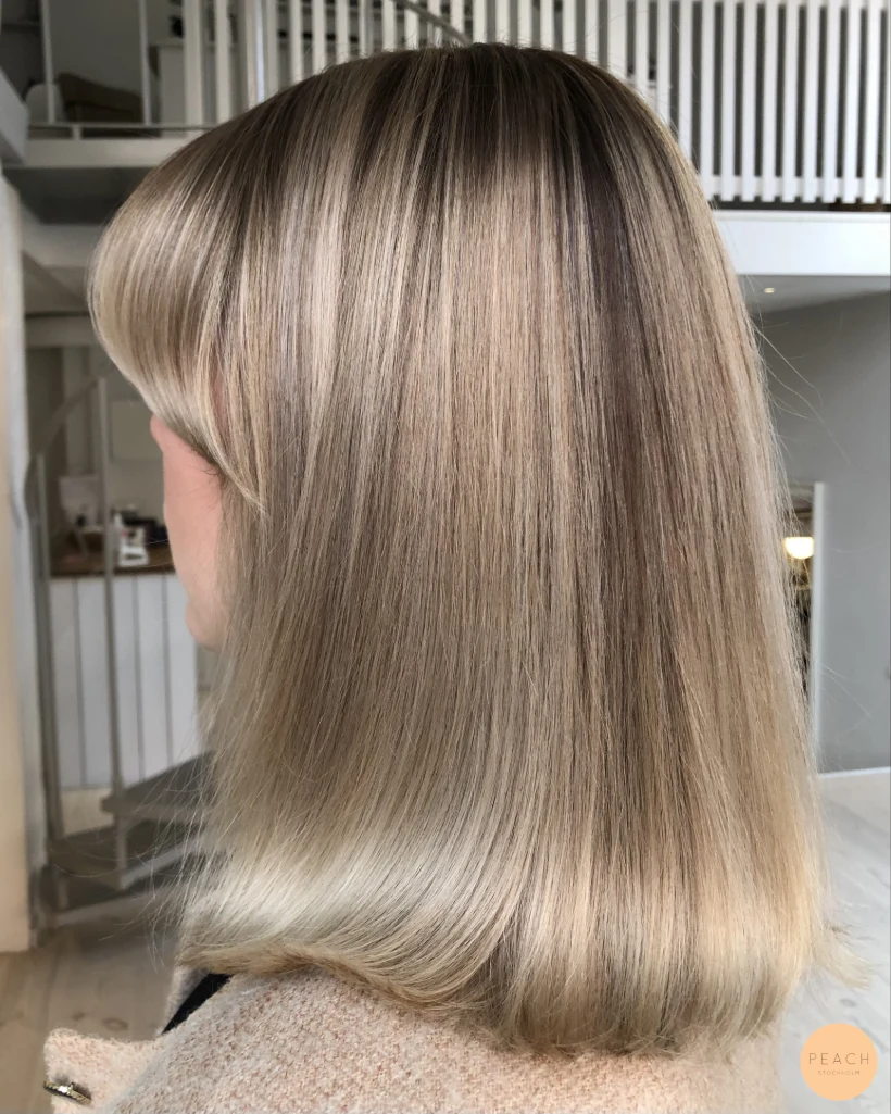Naturlig blond med mjuka lowlights