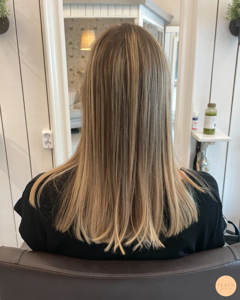 Beige blond med babylights och balayage
