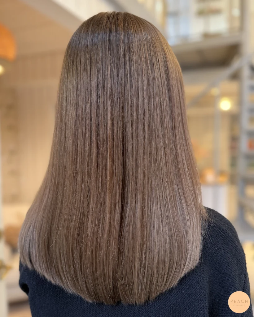 Natural hair color with money piece