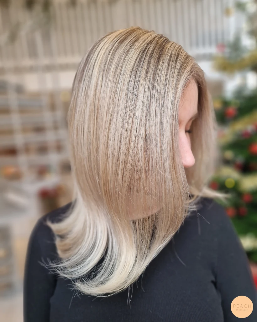Seamless blonde med ljusa slingor