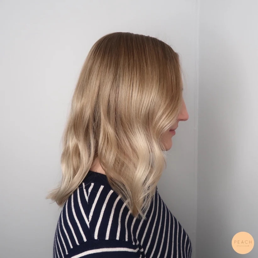 Blond hårfärg med balayageteknik