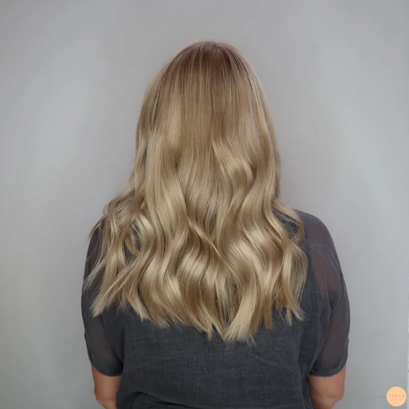 Blond med mörka slingor