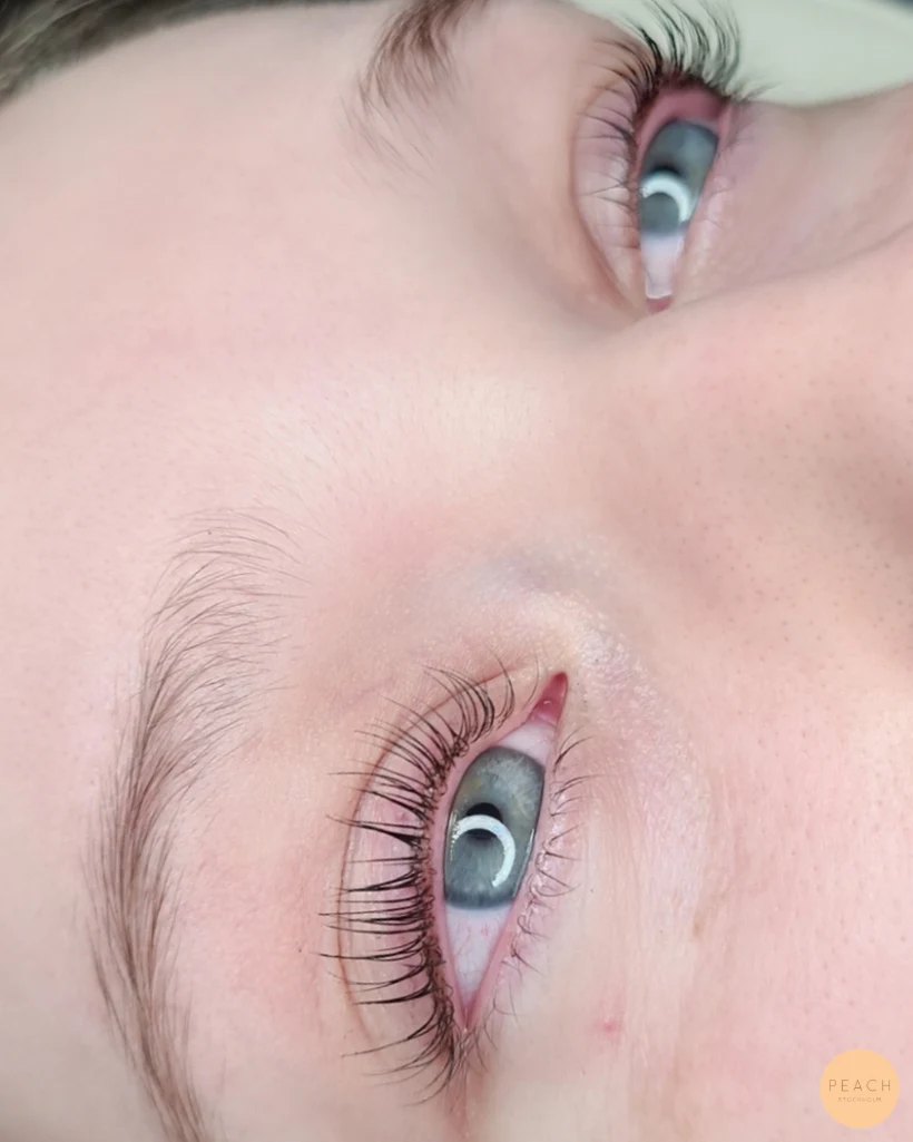 Yumi lashes med makeup