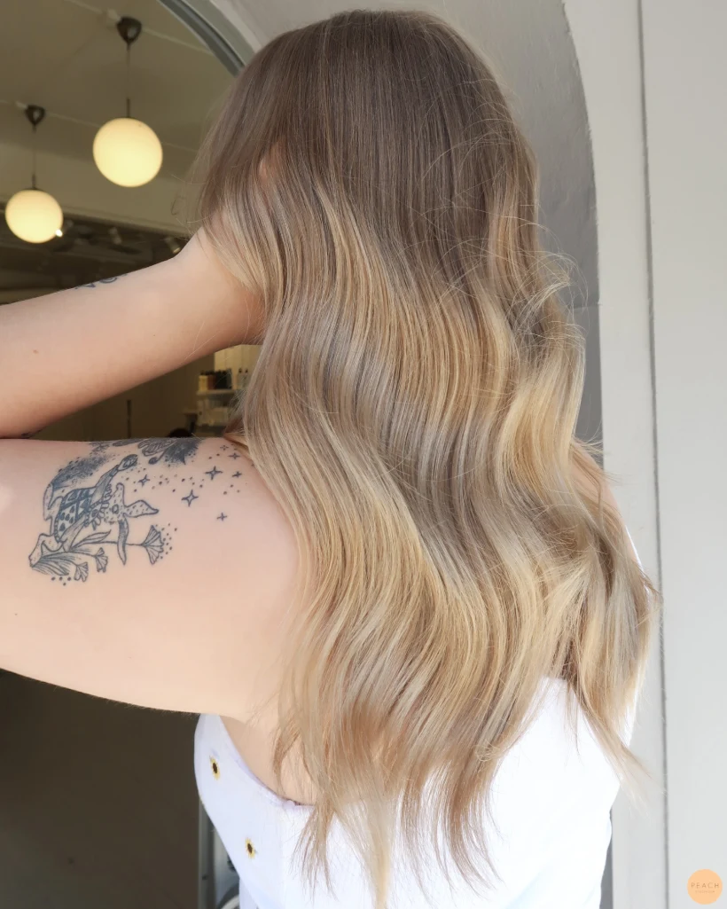 Balayage i beige blond ton