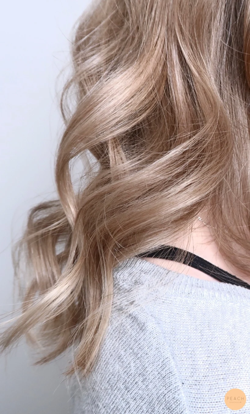 Babylights hair blonde med ljusa slingor