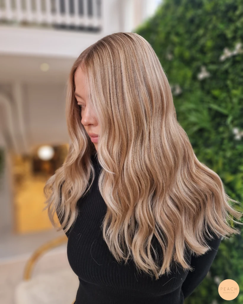 Beige blonde hair med extra glans