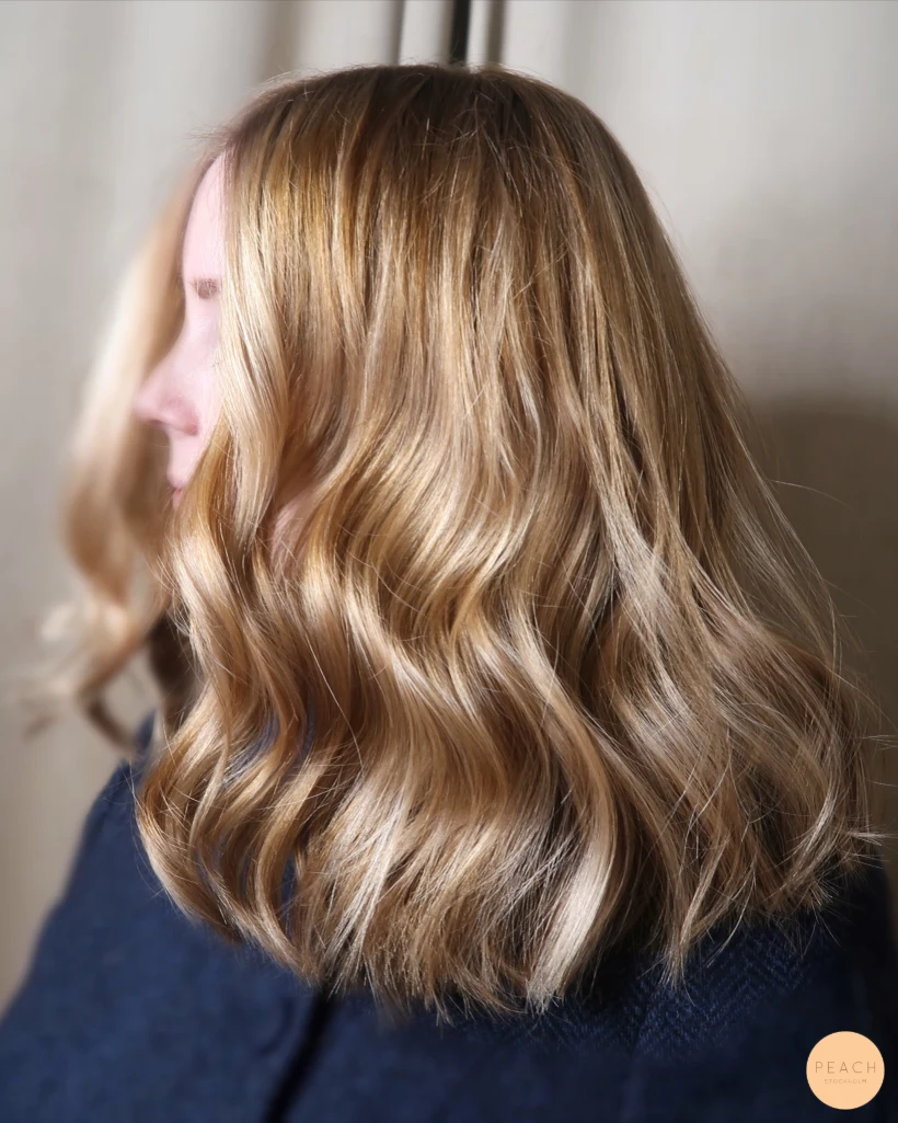 Soft koppar blond