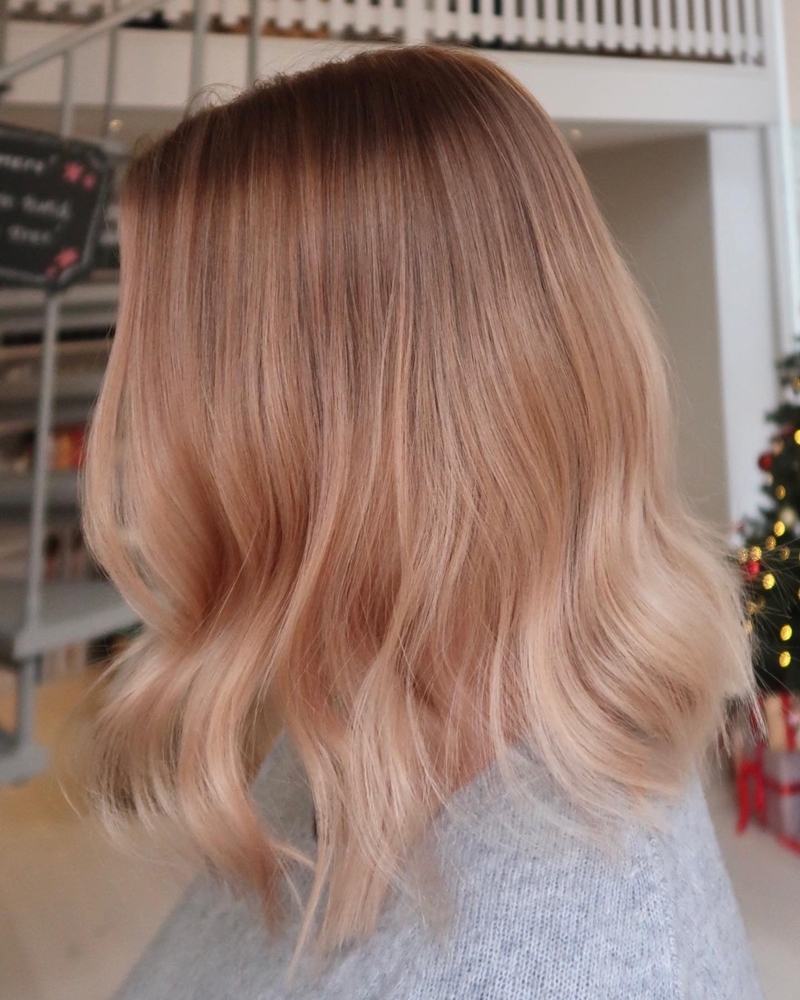 Peach strawberry blonde hair