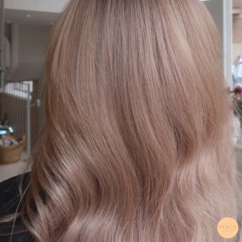 Krämig rosa blond