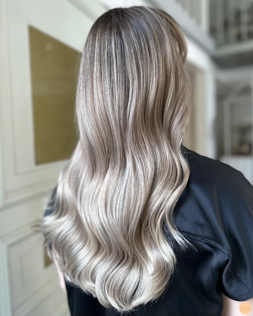 Beige blonde