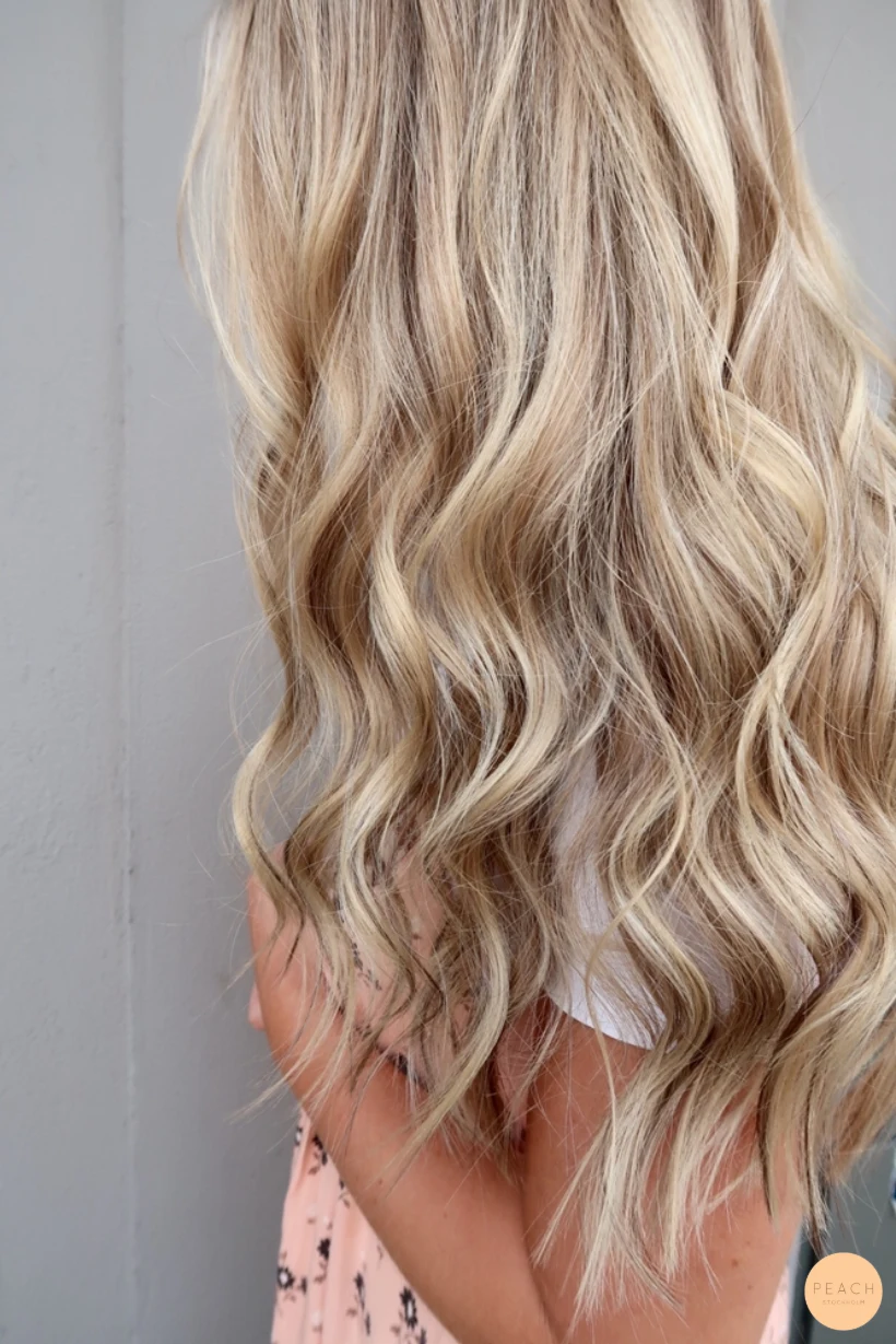 Sommarblond hårfärg med slingor 2019 – inspiration 25 juli 2019