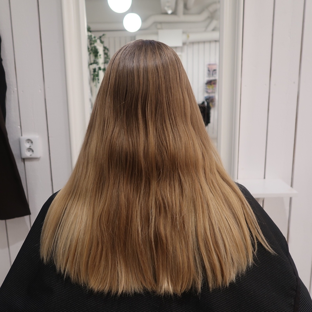 Balayage beige blonde