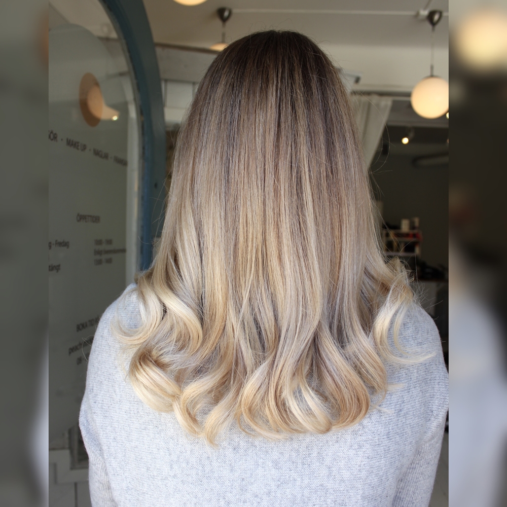 Kall blond hårfärg