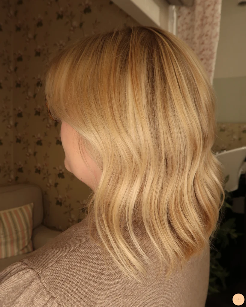 Guldblond hårfärg