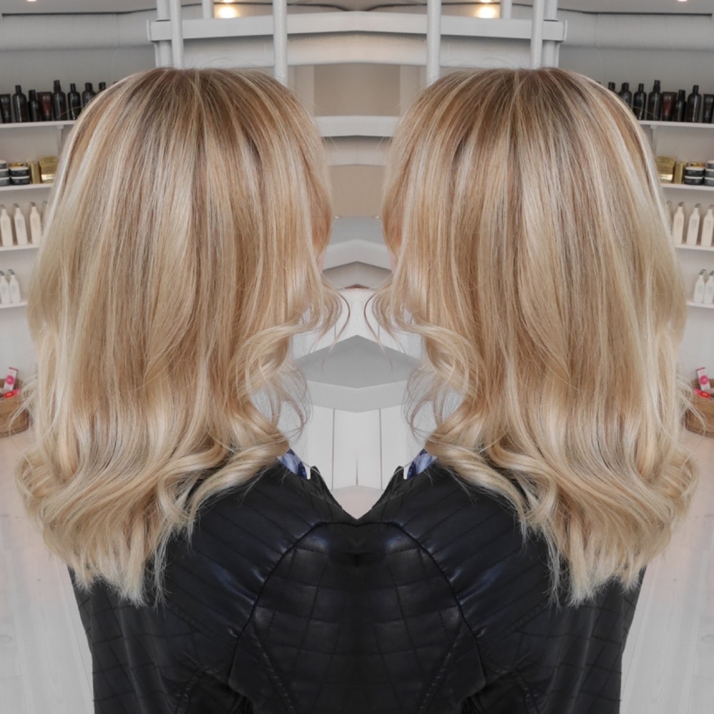 Guldblond med slingor