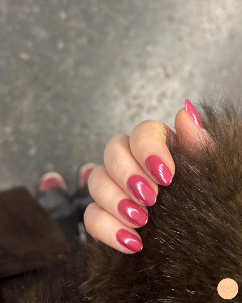 Chromade rosa naglar – salongsresultat av Amanda Da Silva, 16 mars 2026