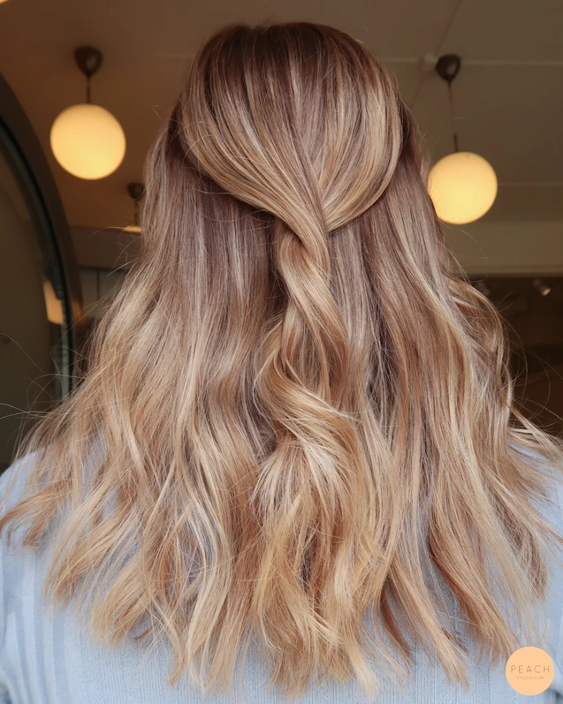 Ljusa slingor i beigeblond hårfärg