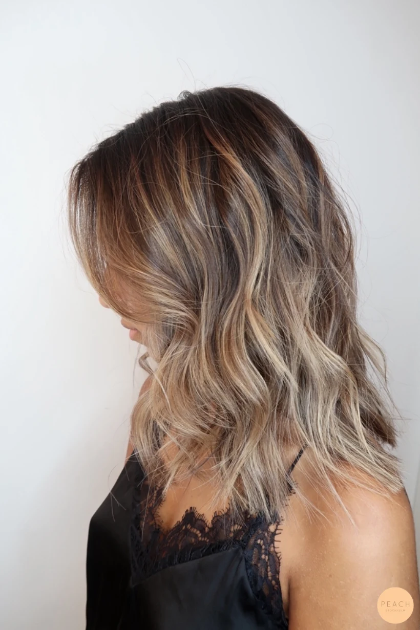 Kall balayage i mörkt hår