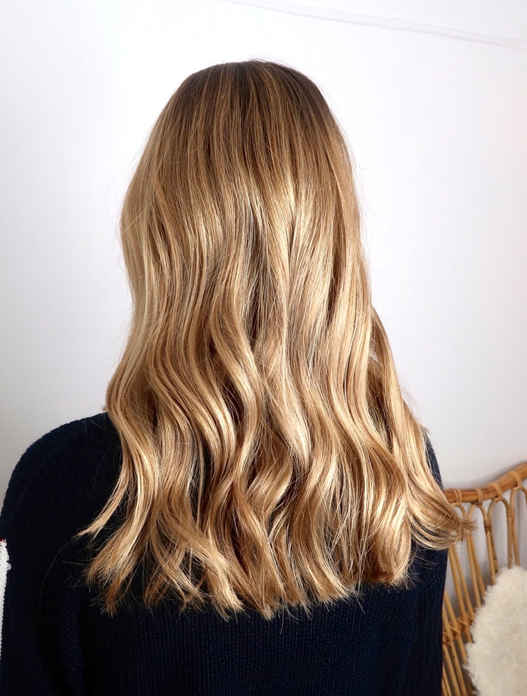 Varm blond hårfärg