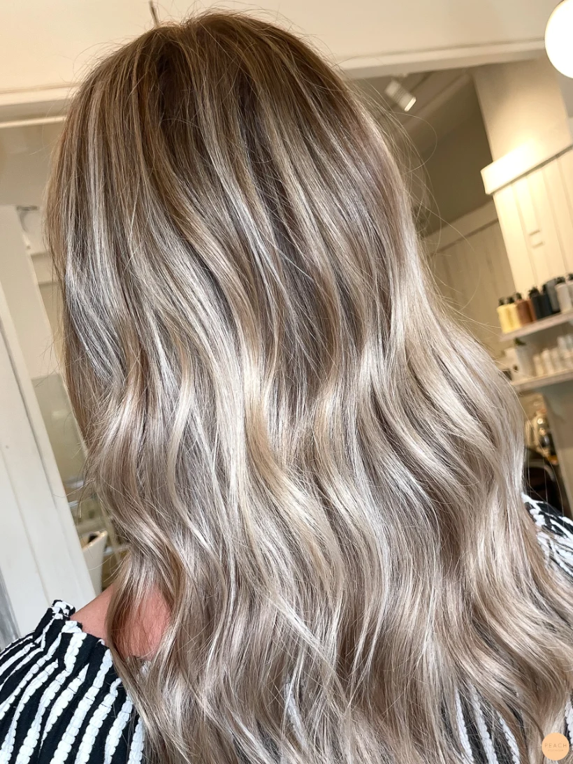 Kall beige hårfärg