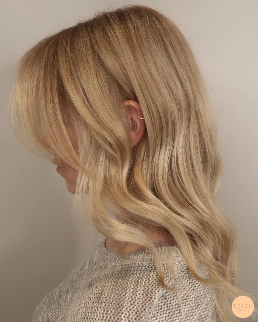 Soft balayage med varm nyansering