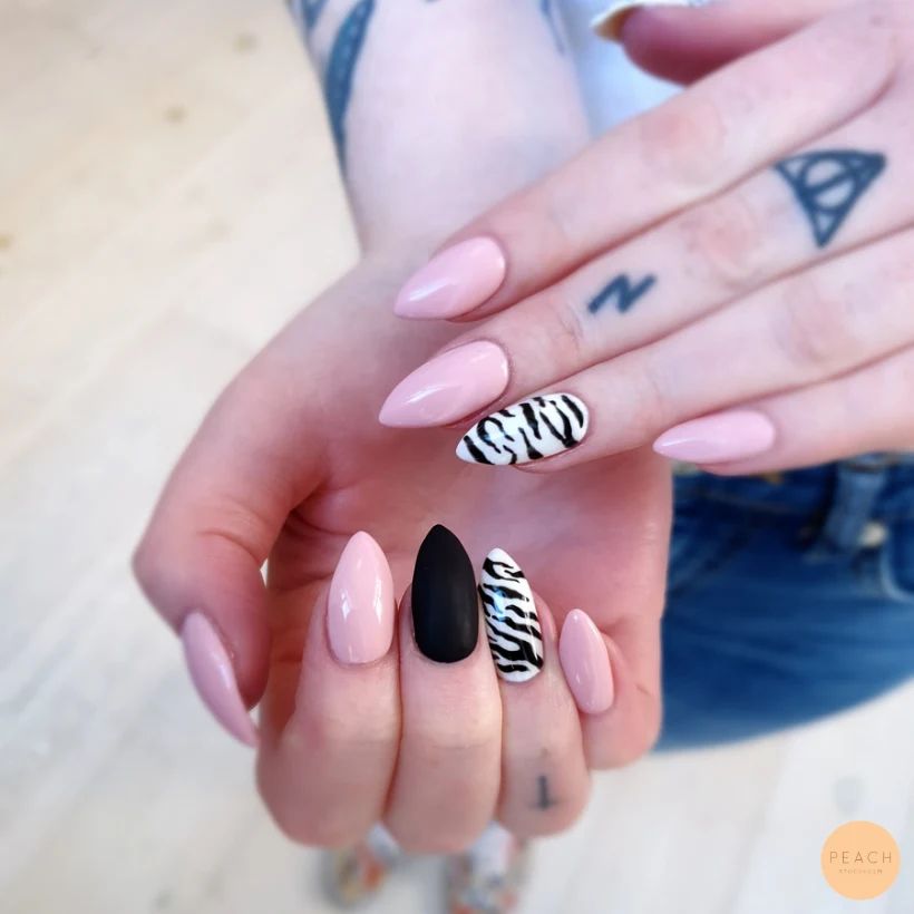 Zebra naglar