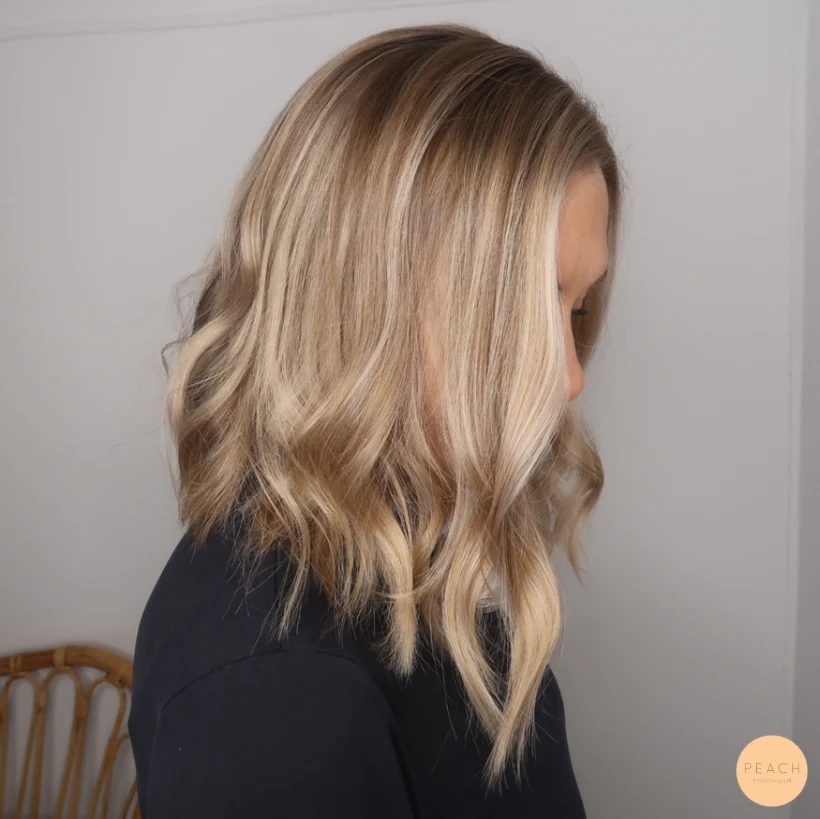 Blond lob med kortare klippning