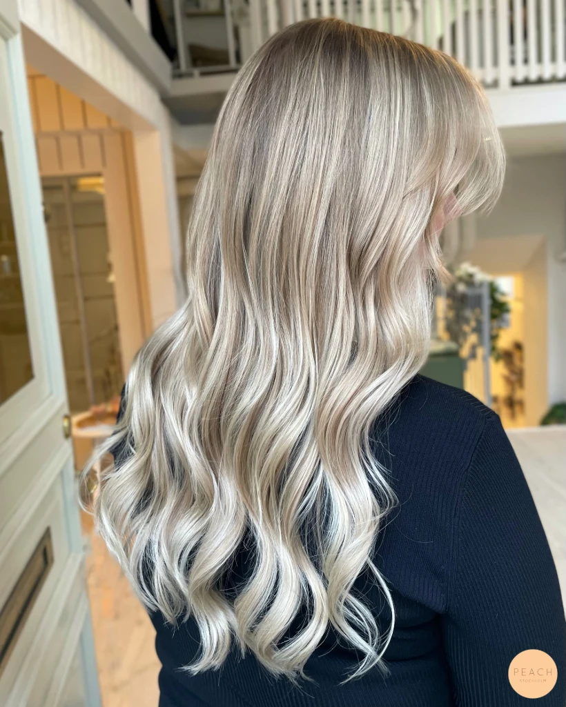 Sval blond balayage med mjuk botten