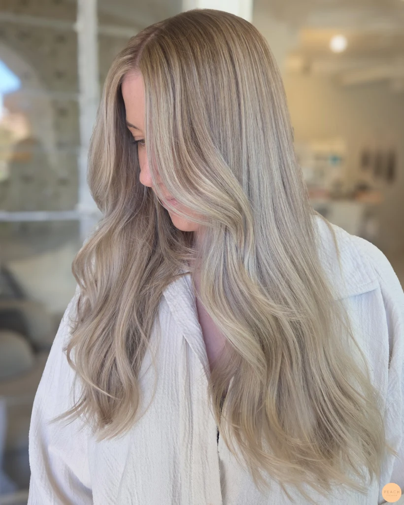 Crispy beige blonde