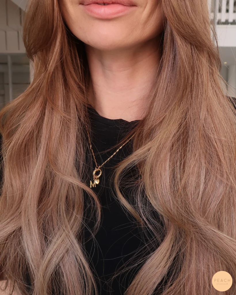 Hairtalk förlängning – salongsresultat av Alicia Siverman, 7 april 2021