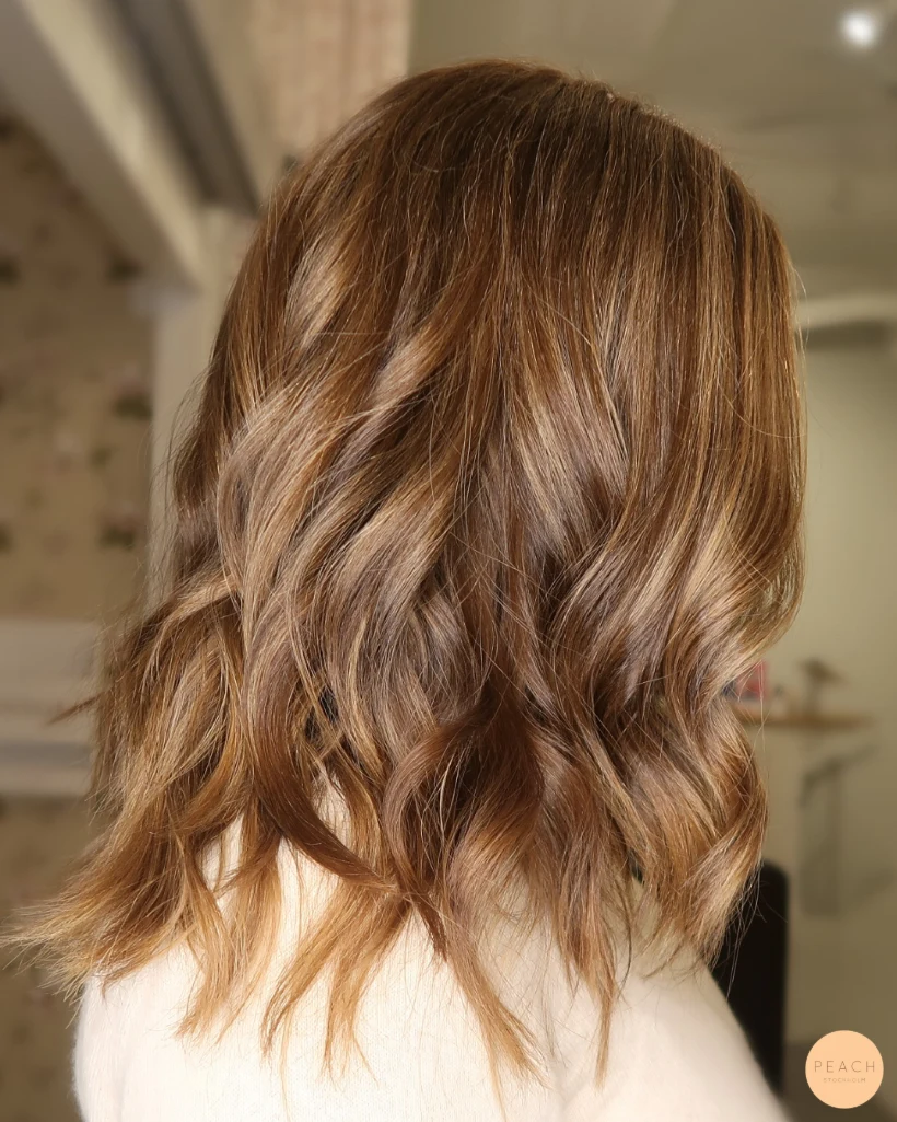 Bronde hårfärg med ljusa slingor – inspiration 3 december 2020
