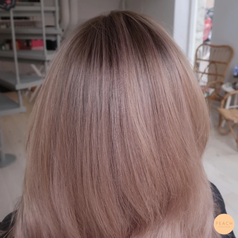 Krämig rosa blond