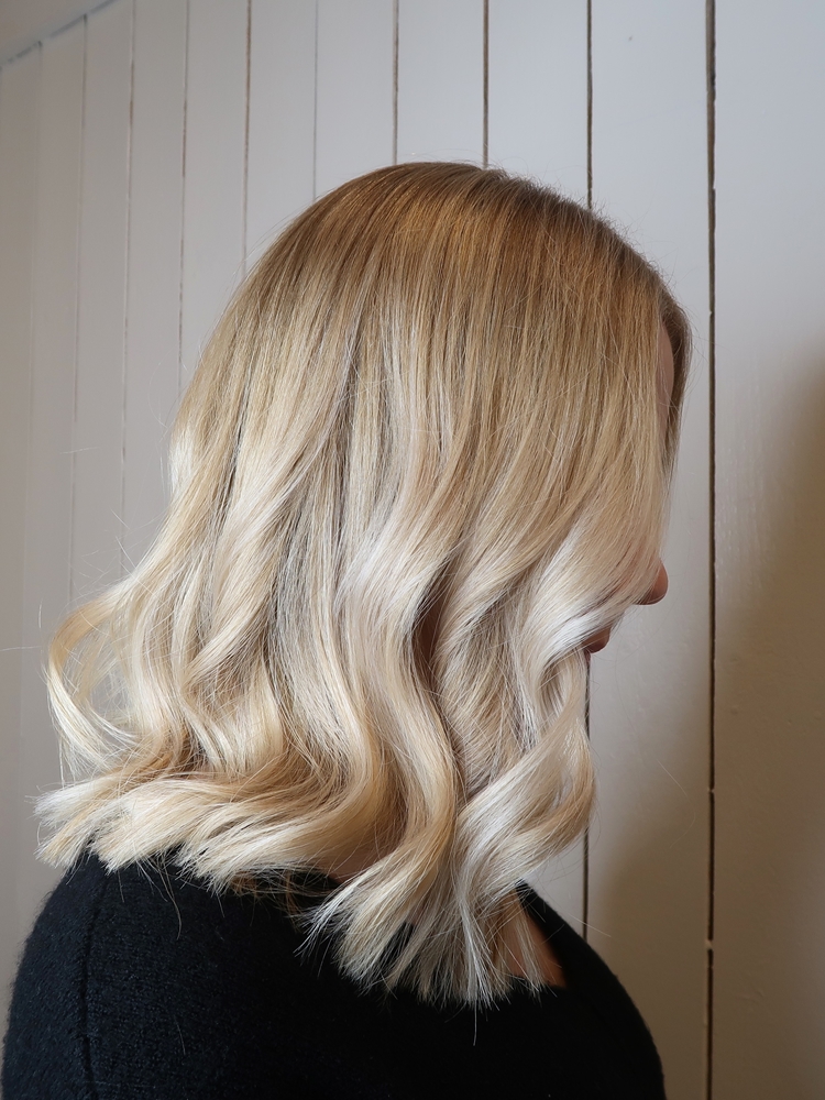 Kall blond hårfärg