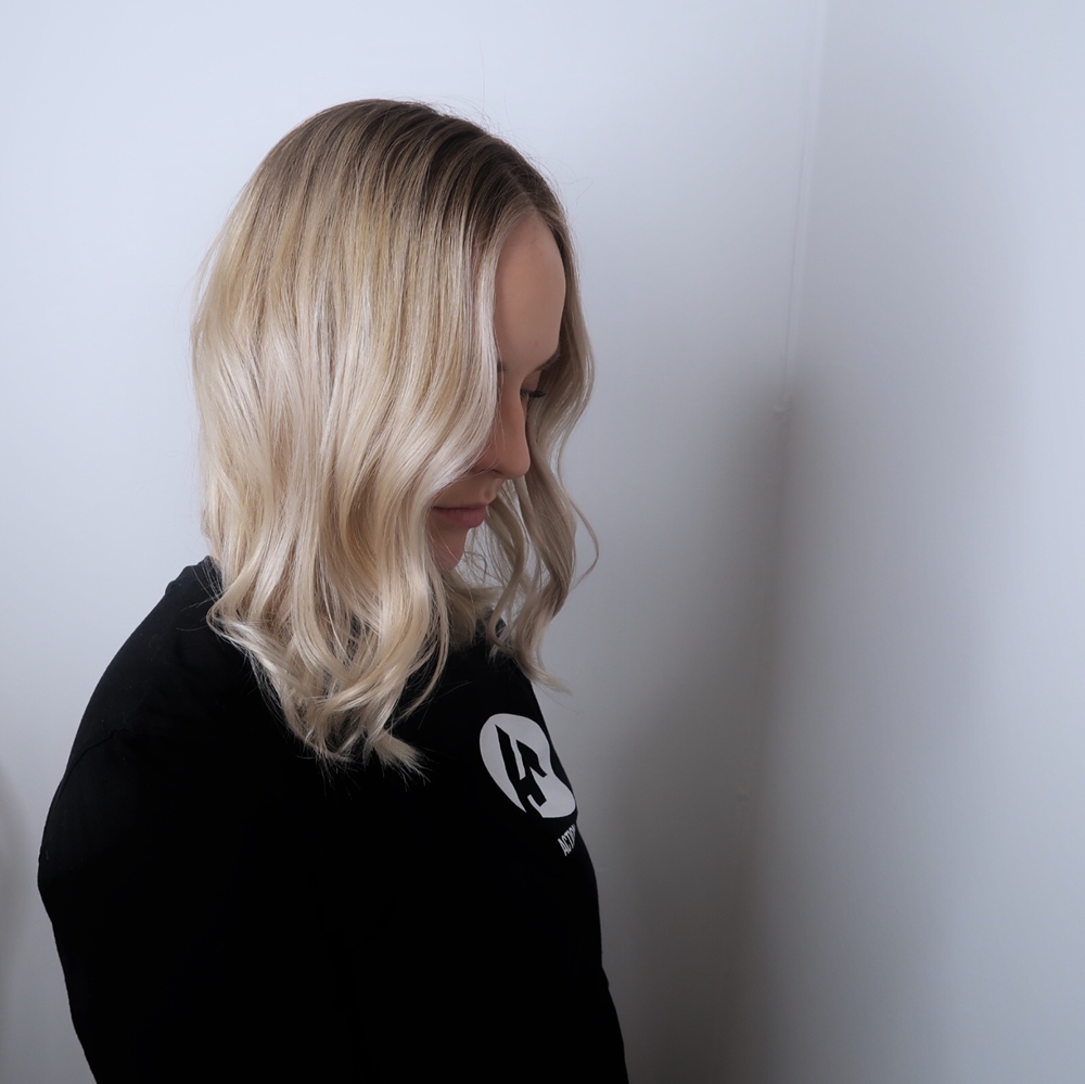 Beige blond hårfärg