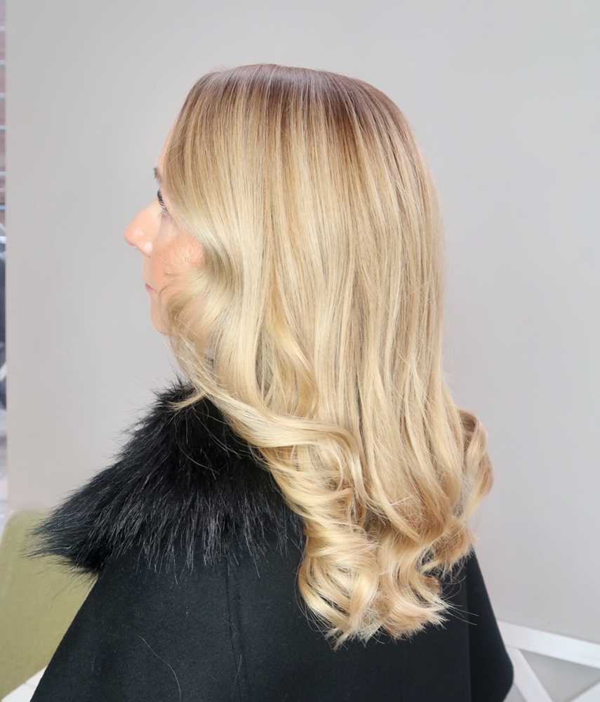 Blond hårfärg