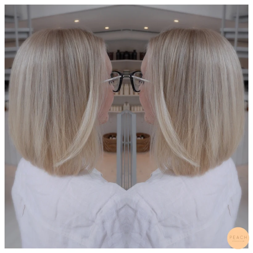 Blond bob med ljusa slingor