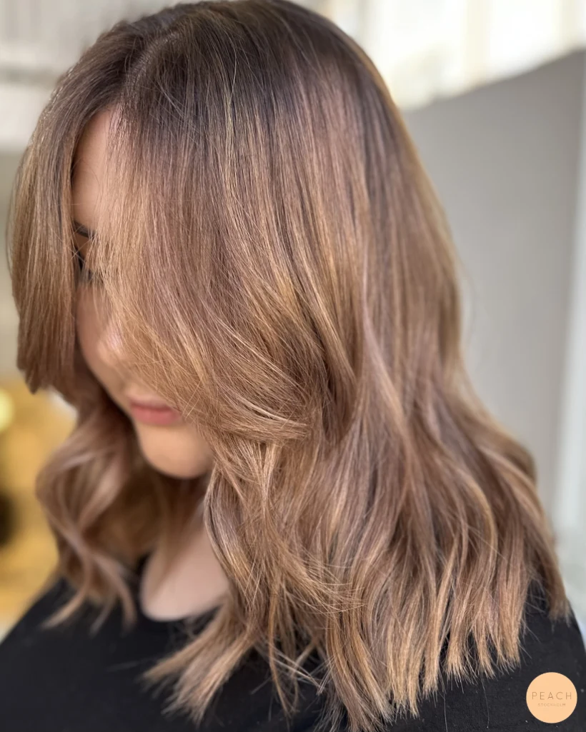 Strawberry blonde med mjuk utväxt