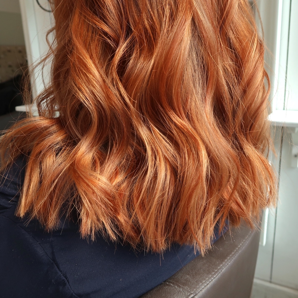Från blond till koppar hårfärg