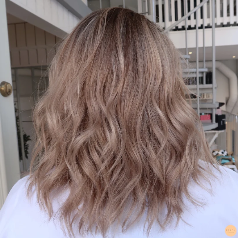 Beige blond lowlights